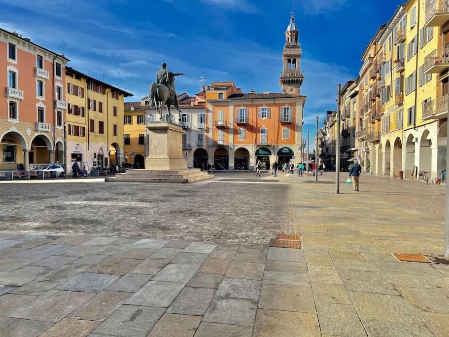 דירות קזאלה מונפראטו Prestigioso Attico A Passo Duomo By Revenue House מראה חיצוני תמונה
